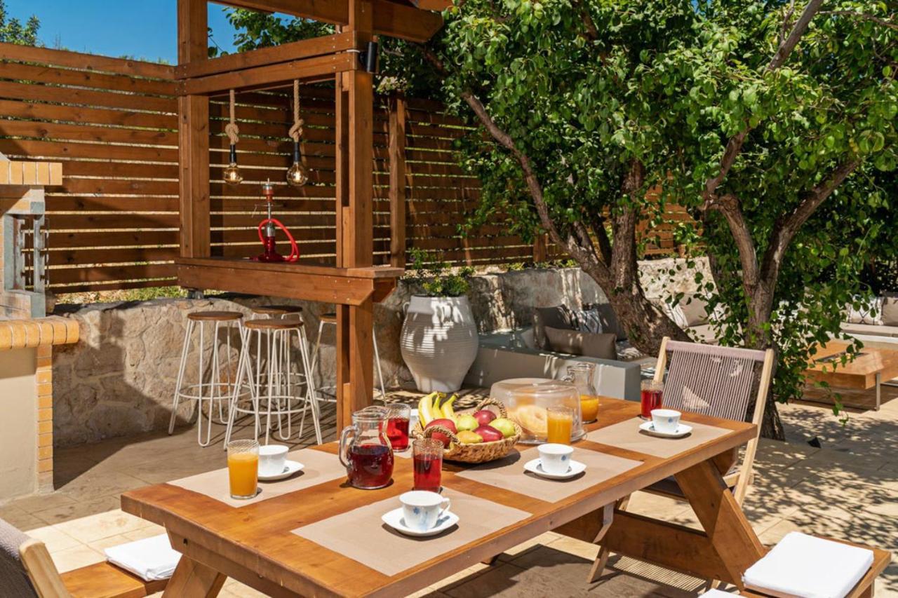 Villa Ellovos With Private Pool