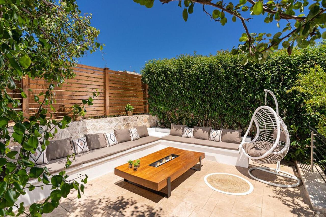 Ellovos With Private Pool Villa *