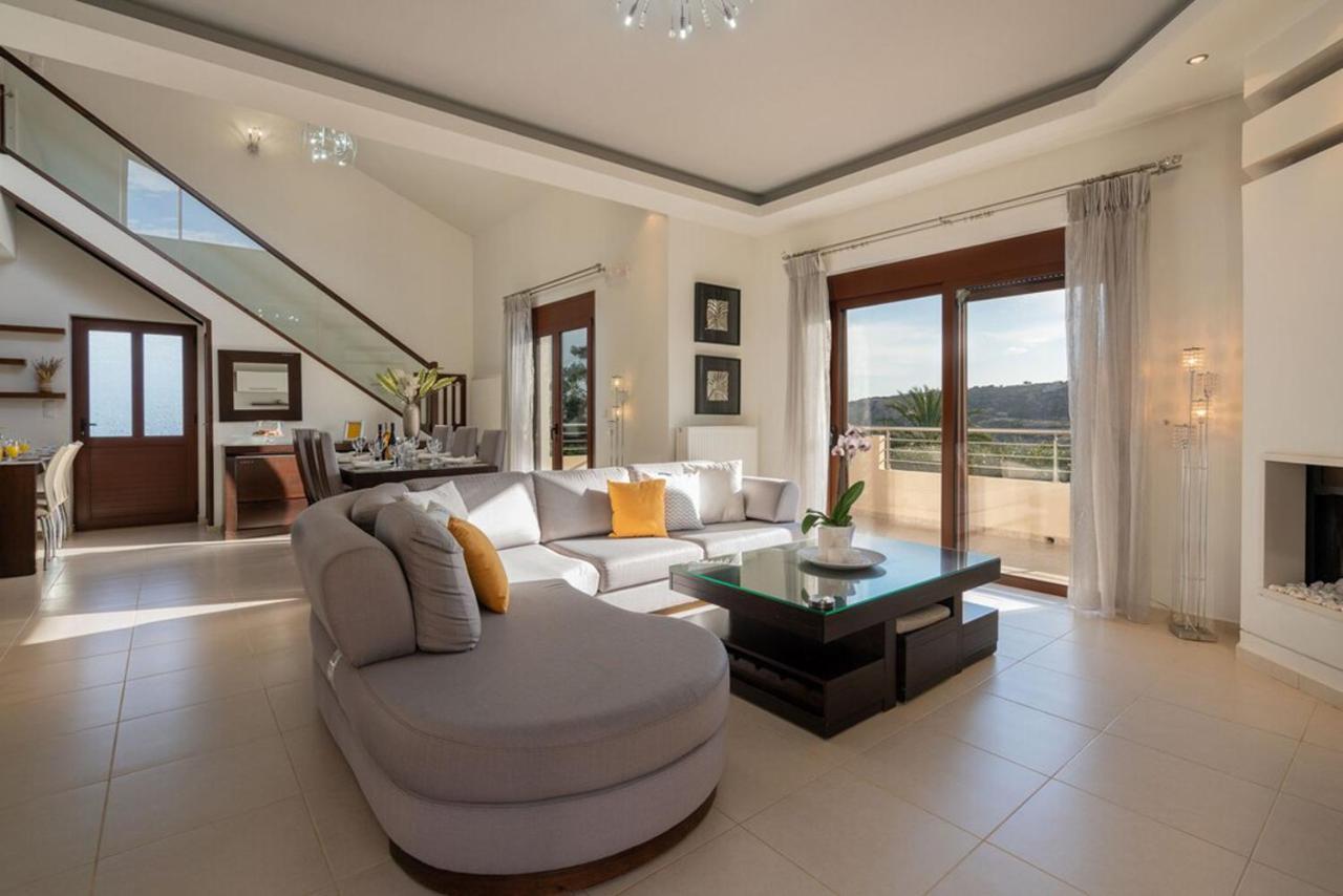 Ellovos With Private Pool Villa *